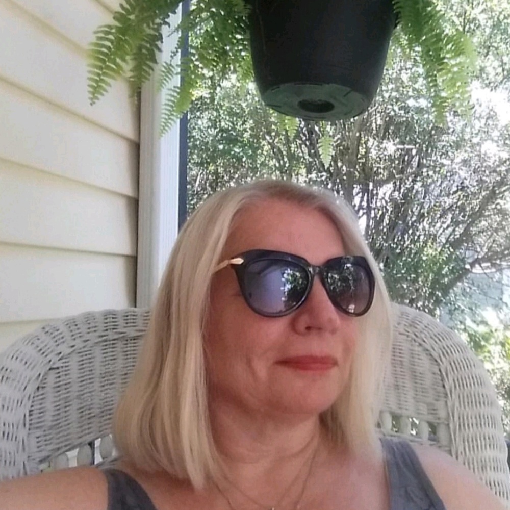 Meet your Posher, Linda